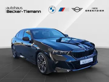 BMW 520d M Sport Pro IconicGlow DrivAss  ParkAss   S