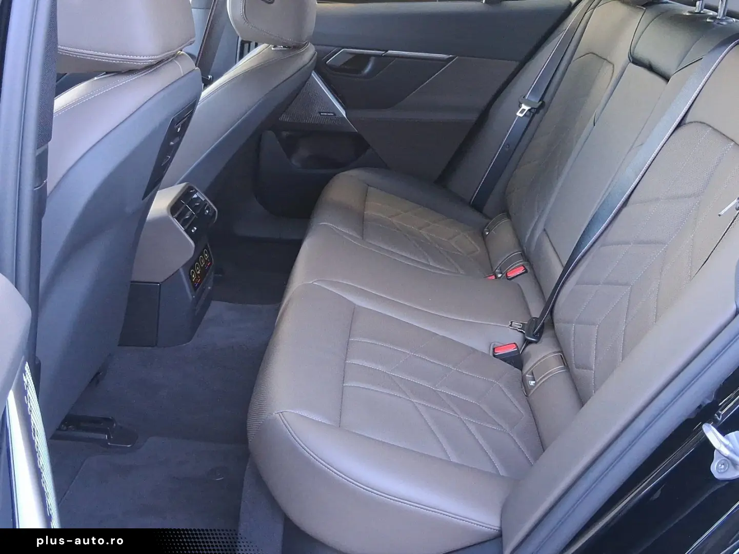 BMW 520d M Sport Pro IconicGlow DrivAss  ParkAss   S