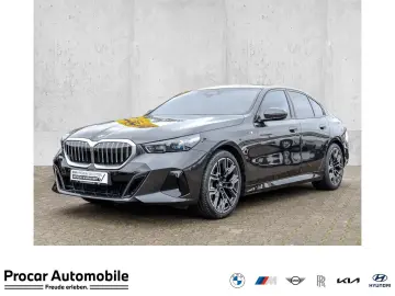 BMW 520d Limousine M Sport AHK HuD Pano DA  H K LED