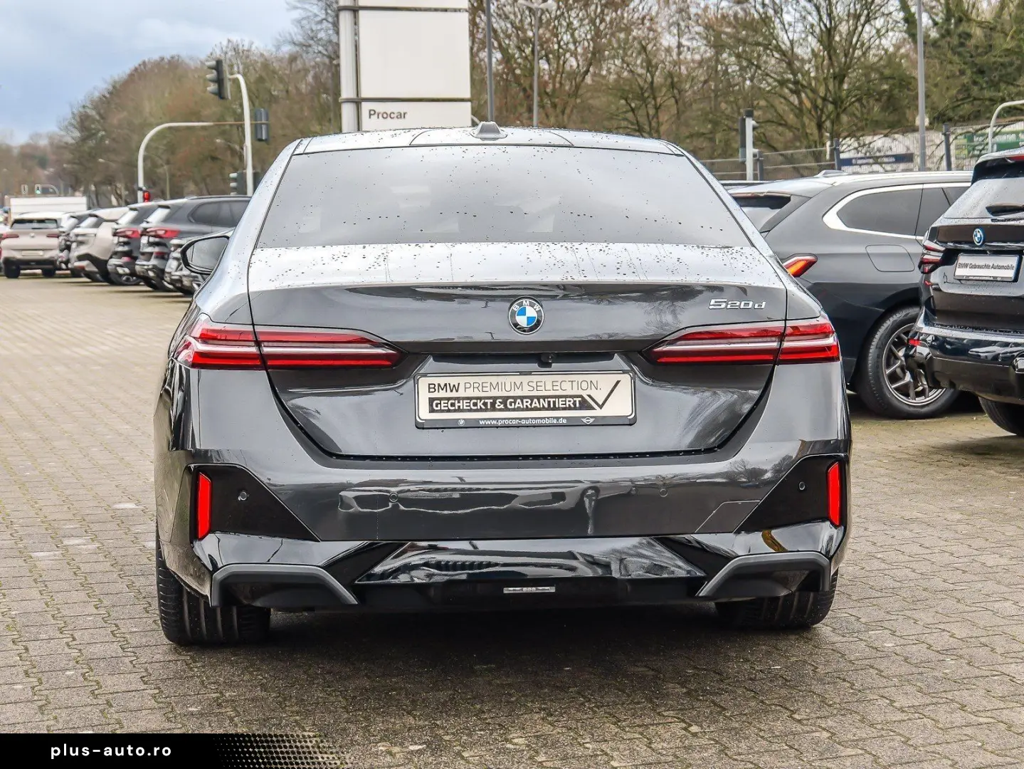 BMW 520d Limousine M Sport AHK HuD Pano DA  H K LED