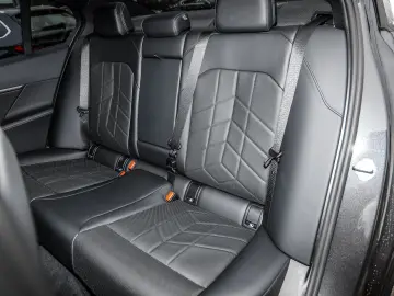 BMW 520d Limousine M Sport AHK HuD Pano DA  H K LED