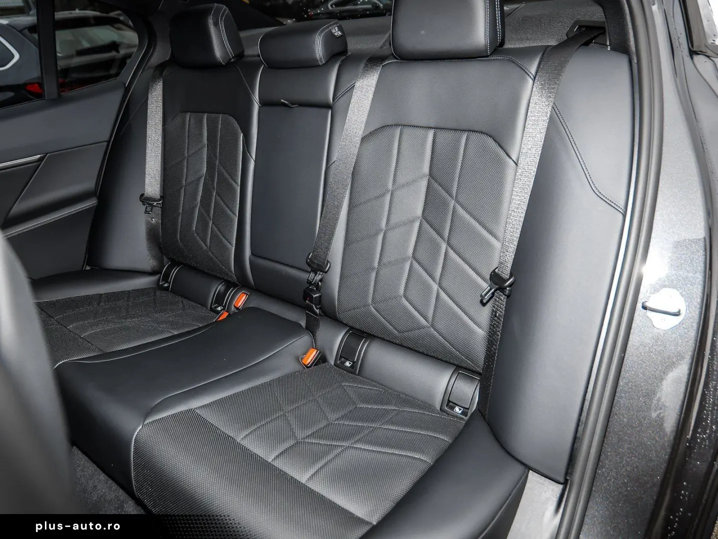 BMW 520d Limousine M Sport AHK HuD Pano DA  H K LED