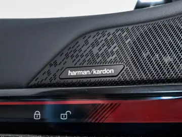 BMW 520d Limousine M Sport AHK HuD Pano DA  H K LED