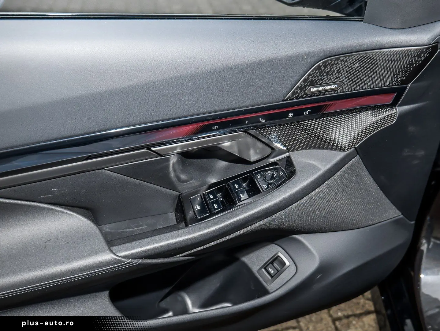 BMW 520d Limousine M Sport AHK HuD Pano DA  H K LED