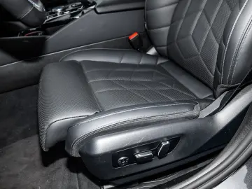 BMW 520d Limousine M Sport AHK HuD Pano DA  H K LED