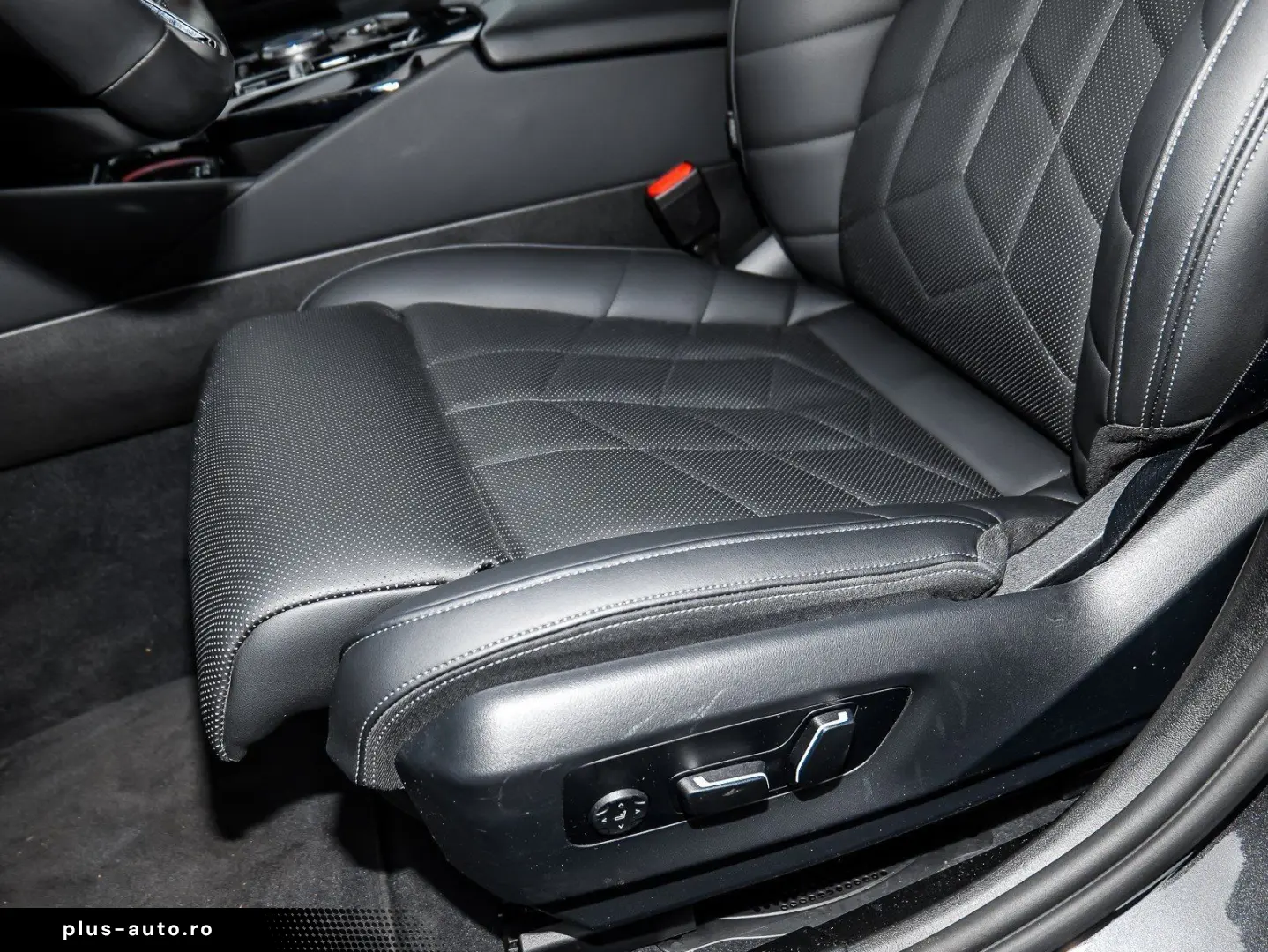 BMW 520d Limousine M Sport AHK HuD Pano DA  H K LED