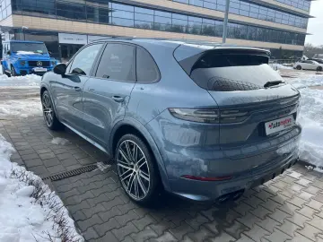 PORSCHE CAYENNE TURBO
