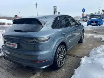 PORSCHE CAYENNE TURBO