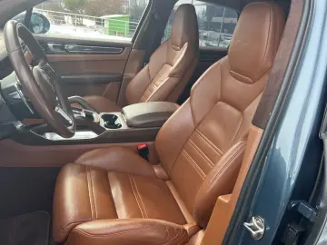 PORSCHE CAYENNE TURBO