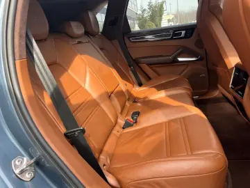 PORSCHE CAYENNE TURBO
