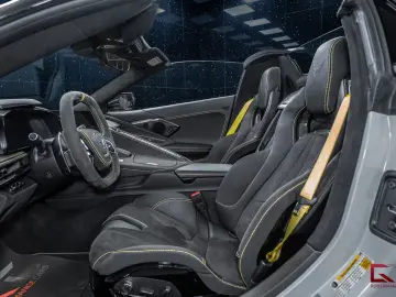 Corvette Chevrolet C8 Stingray Convertible BOSE Lifting