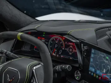 Corvette Chevrolet C8 Stingray Convertible BOSE Lifting