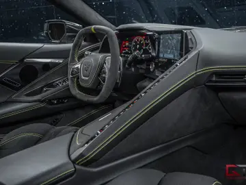 Corvette Chevrolet C8 Stingray Convertible BOSE Lifting