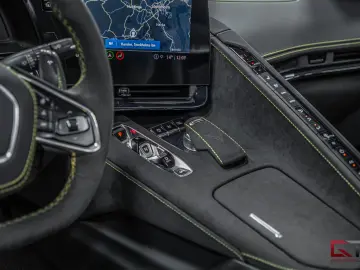 Corvette Chevrolet C8 Stingray Convertible BOSE Lifting