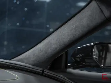 Corvette Chevrolet C8 Stingray Convertible BOSE Lifting