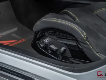 Corvette Chevrolet C8 Stingray Convertible BOSE Lifting