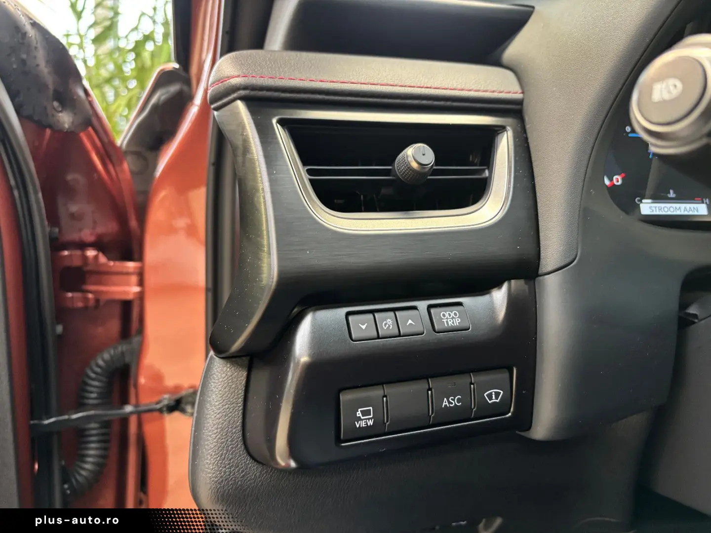 LEXUS UX 300 h E-Four Sport Design Navi Leder