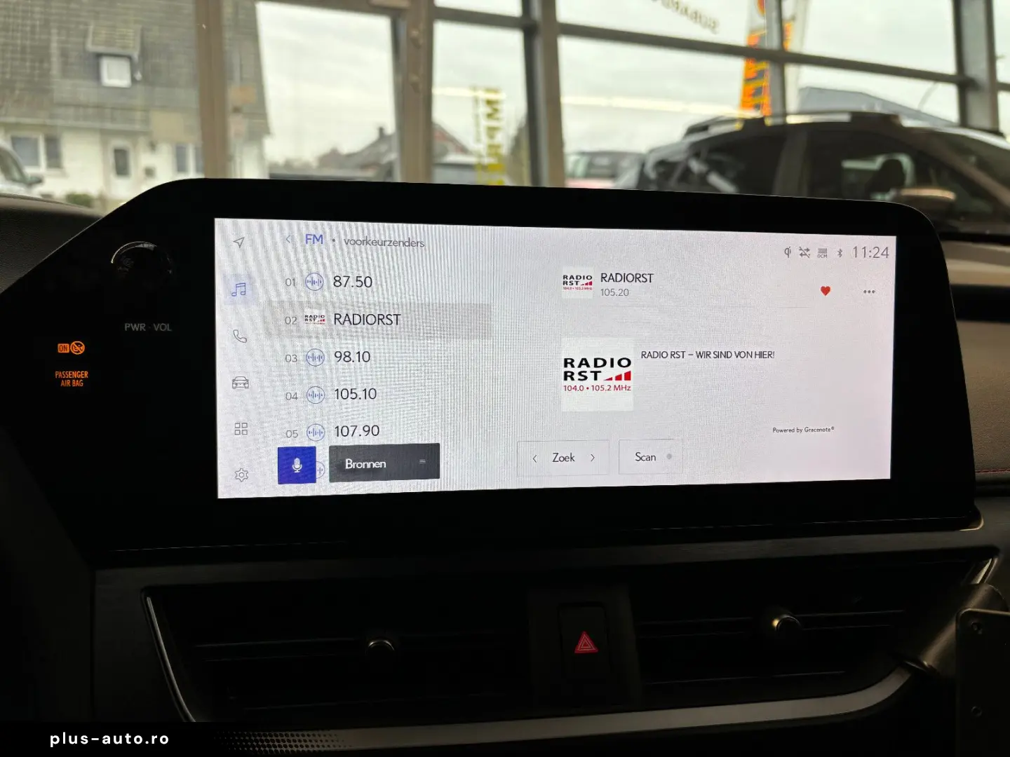 LEXUS UX 300 h E-Four Sport Design Navi Leder