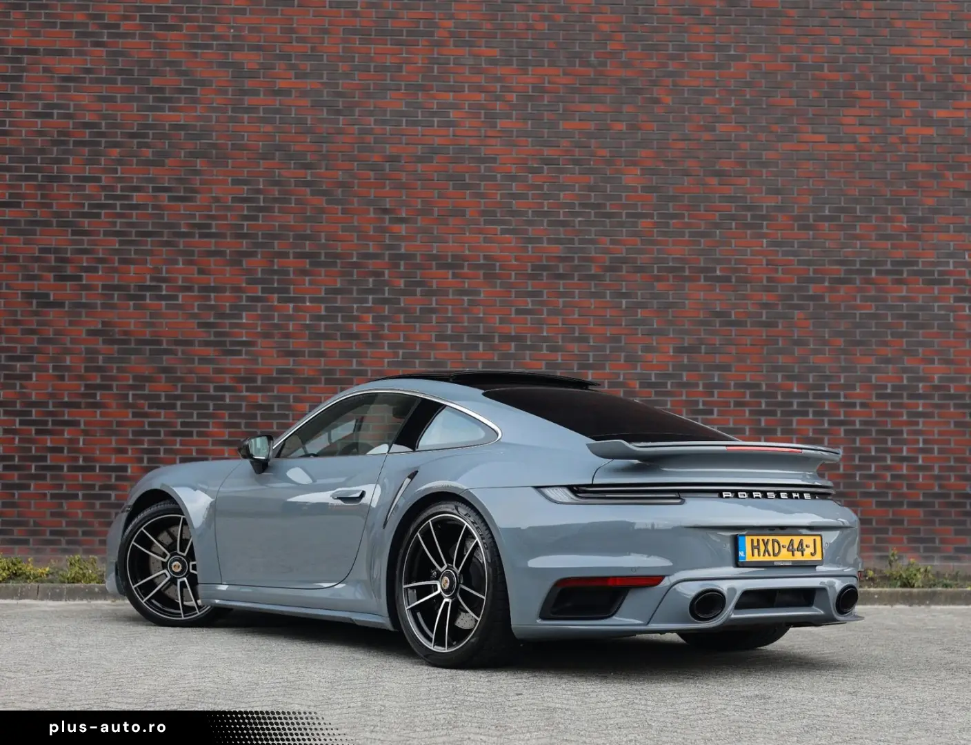 PORSCHE 992 Turbo   Aero Kit - Heritage interior