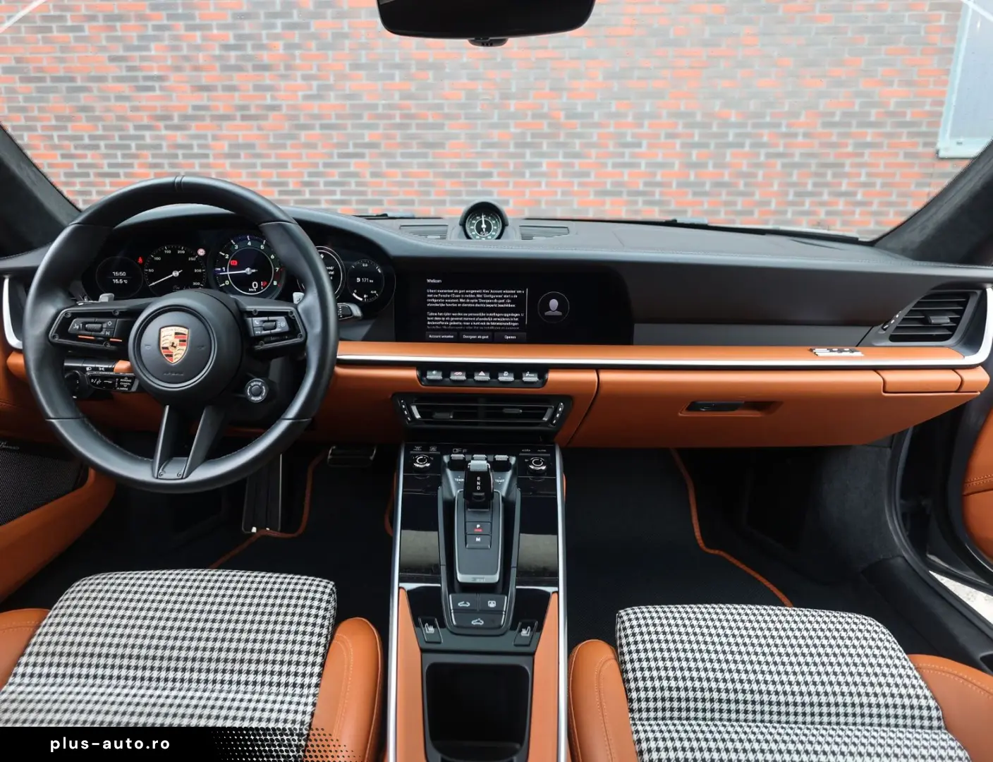 PORSCHE 992 Turbo   Aero Kit - Heritage interior