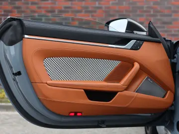 PORSCHE 992 Turbo   Aero Kit - Heritage interior