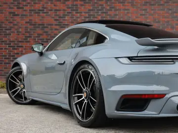 PORSCHE 992 Turbo   Aero Kit - Heritage interior