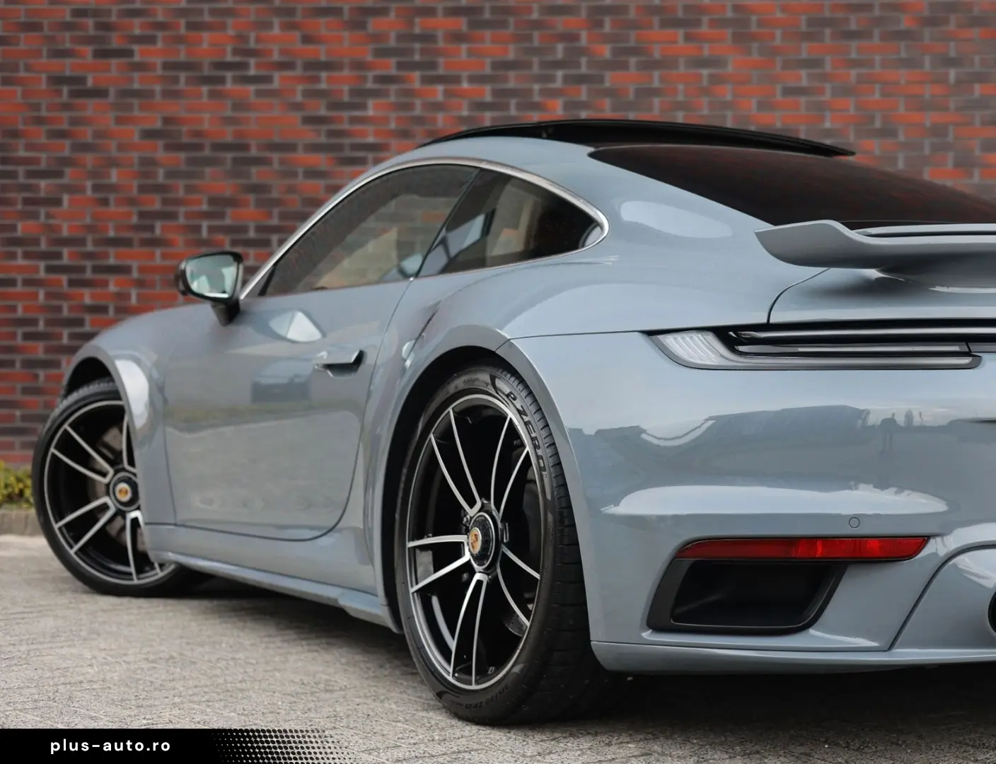 PORSCHE 992 Turbo   Aero Kit - Heritage interior