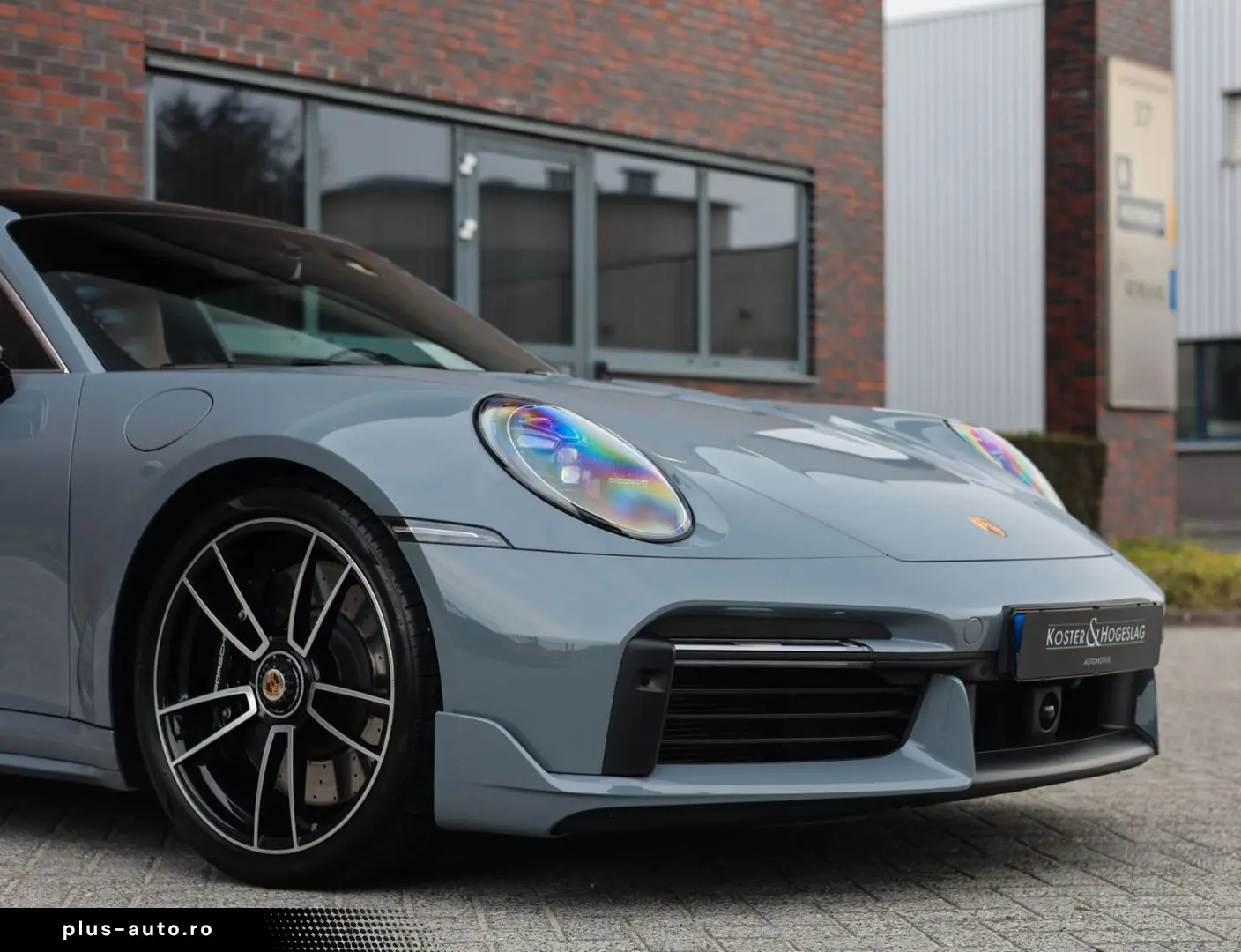 PORSCHE 992 Turbo   Aero Kit - Heritage interior