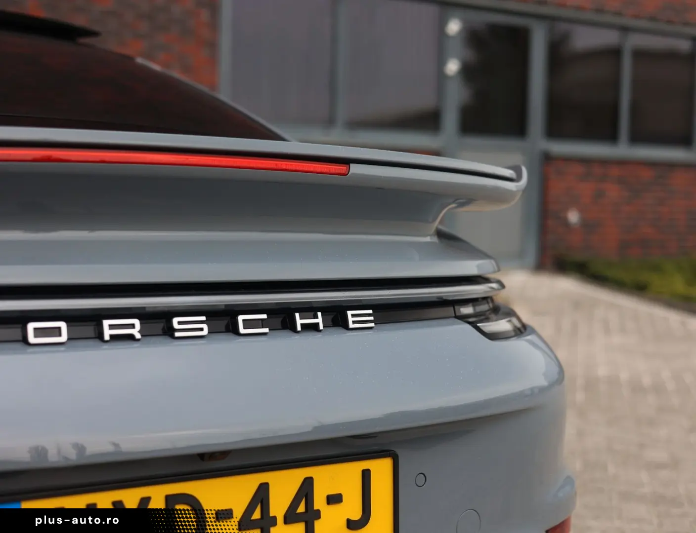 PORSCHE 992 Turbo   Aero Kit - Heritage interior