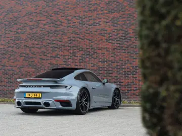 PORSCHE 992 Turbo   Aero Kit - Heritage interior