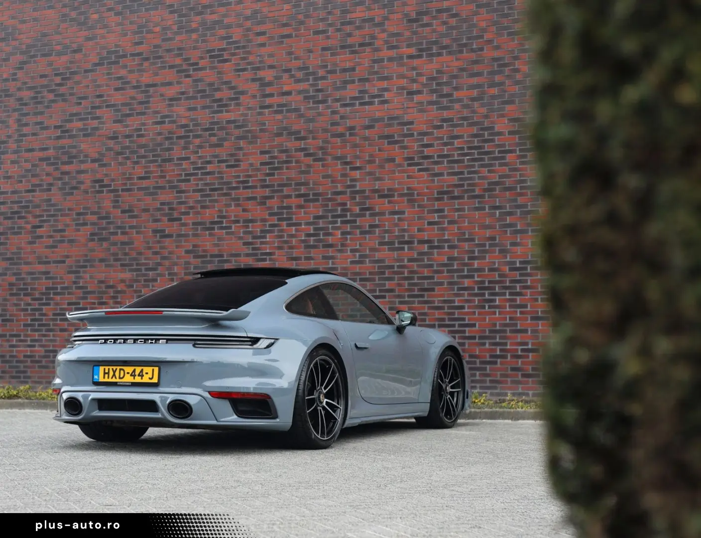 PORSCHE 992 Turbo   Aero Kit - Heritage interior