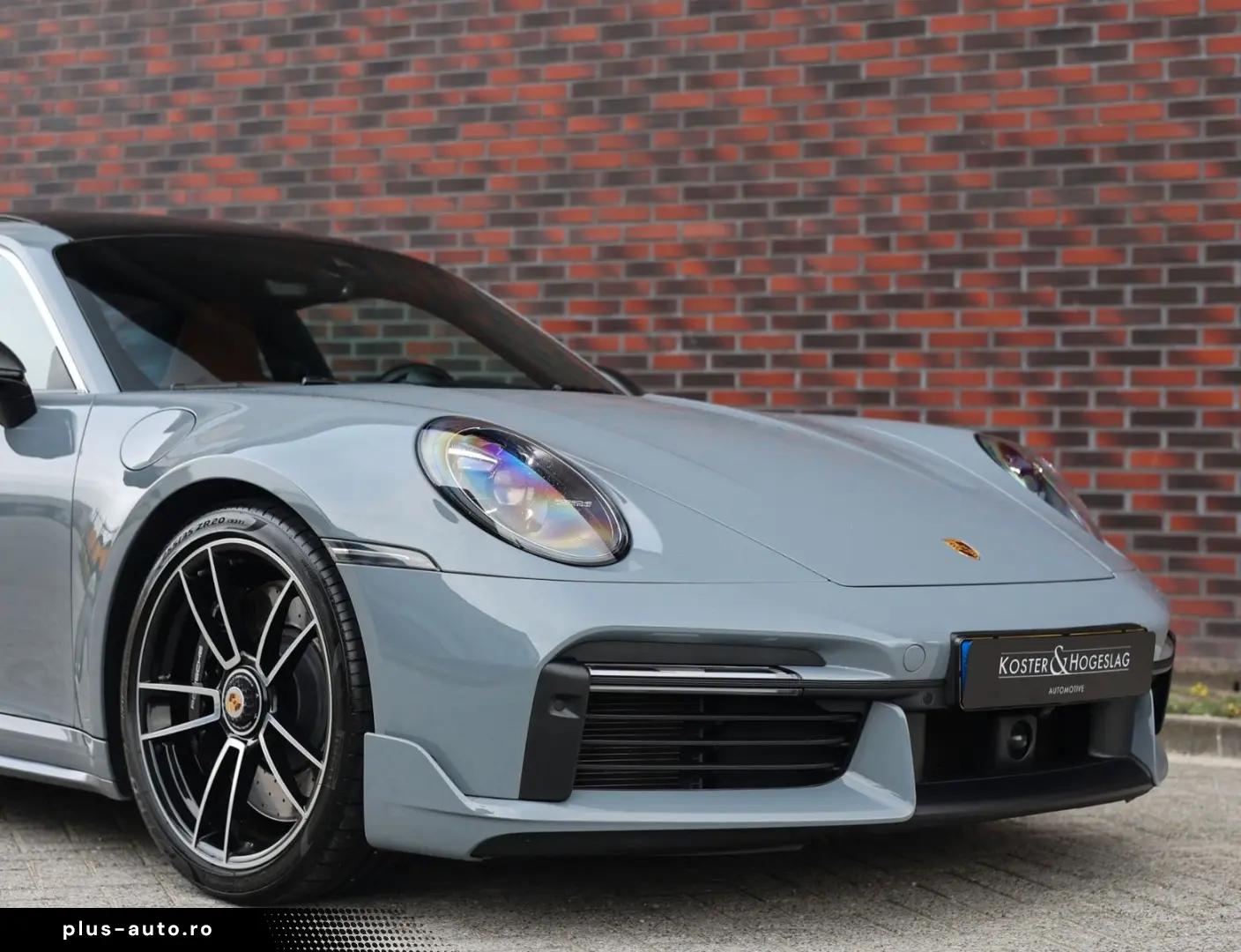 PORSCHE 992 Turbo   Aero Kit - Heritage interior