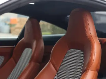 PORSCHE 992 Turbo   Aero Kit - Heritage interior