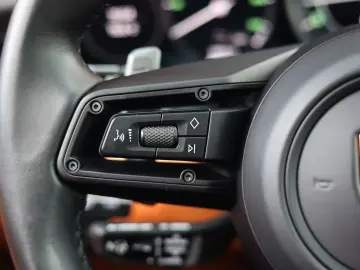 PORSCHE 992 Turbo   Aero Kit - Heritage interior