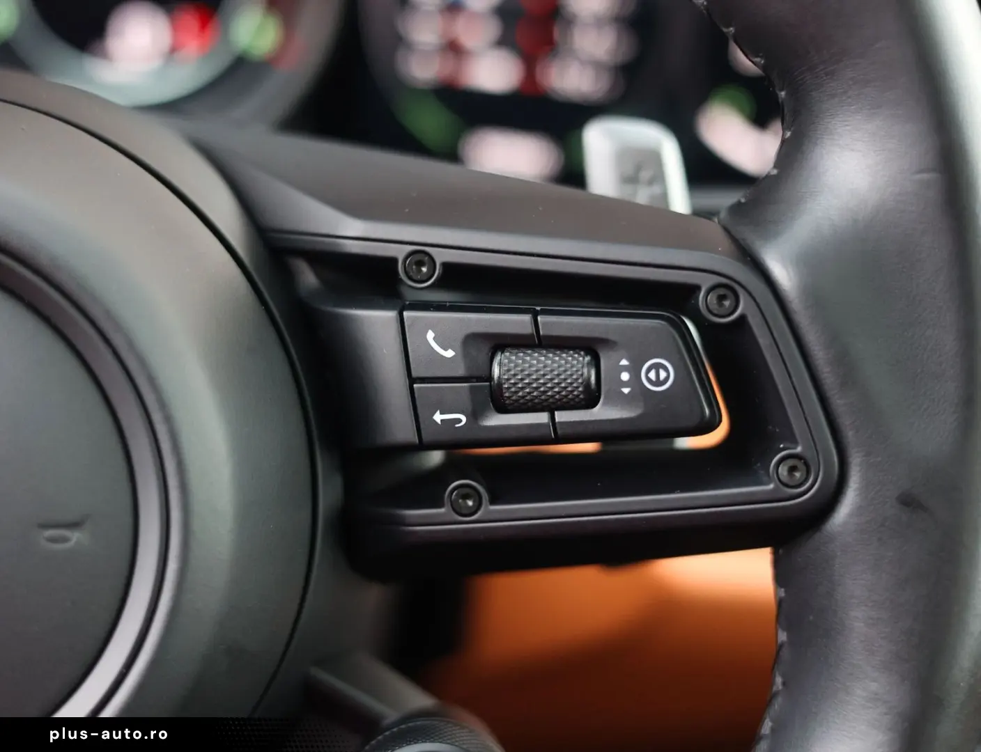 PORSCHE 992 Turbo   Aero Kit - Heritage interior