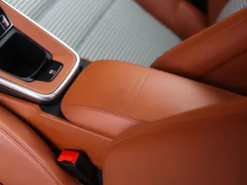 PORSCHE 992 Turbo   Aero Kit - Heritage interior