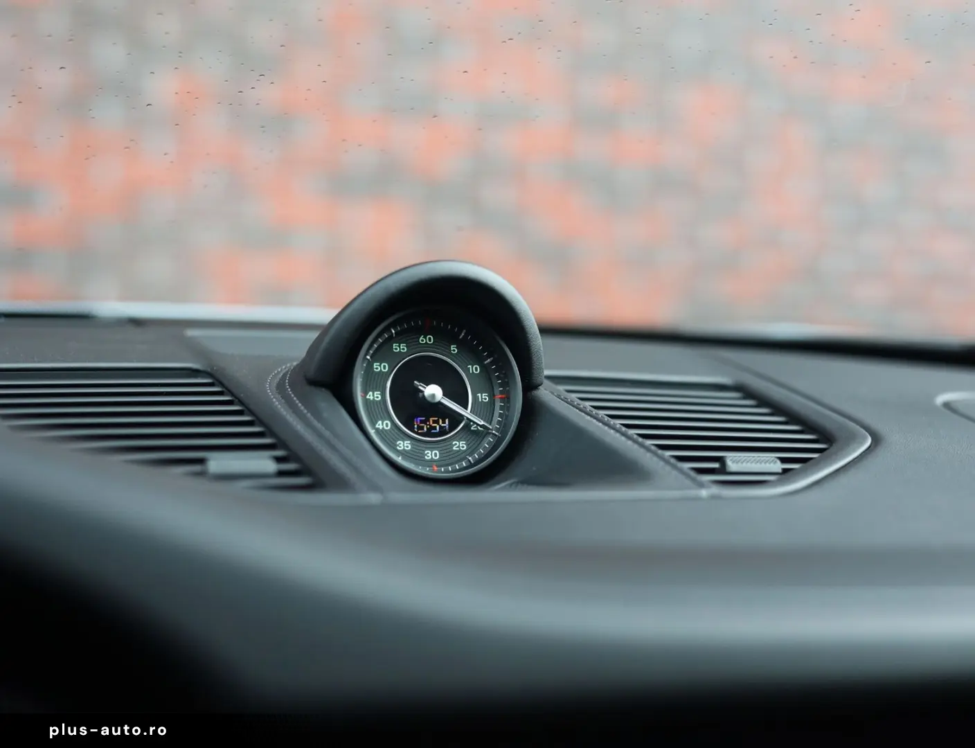 PORSCHE 992 Turbo   Aero Kit - Heritage interior