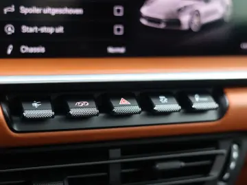 PORSCHE 992 Turbo   Aero Kit - Heritage interior