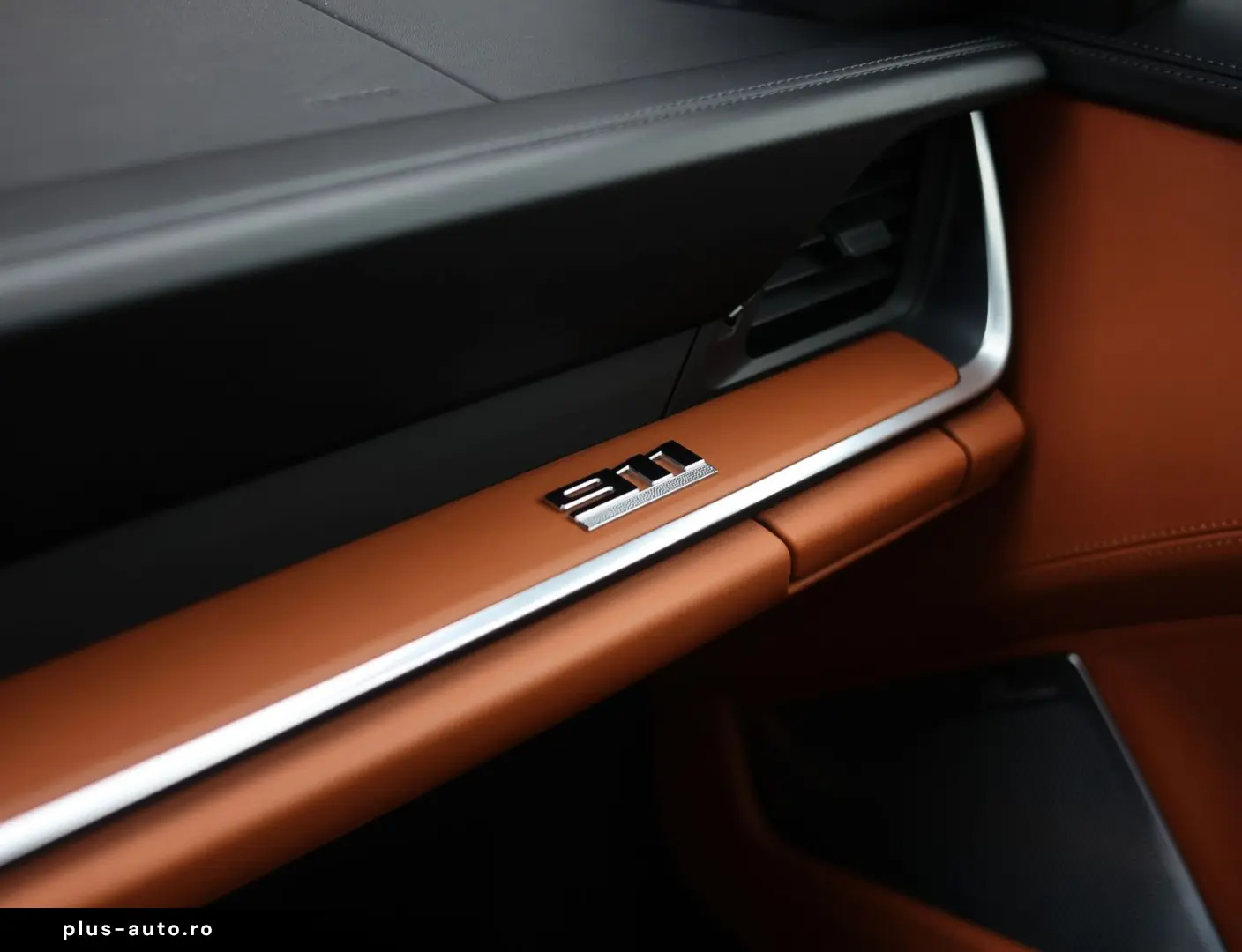 PORSCHE 992 Turbo   Aero Kit - Heritage interior