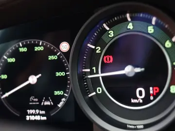 PORSCHE 992 Turbo   Aero Kit - Heritage interior