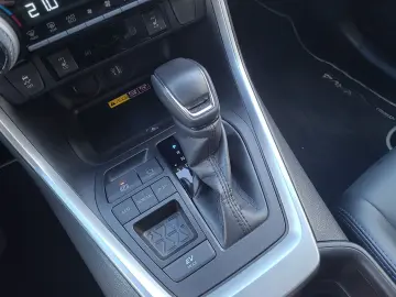 TOYOTA RAV 4 2.5 Hybrid 4x2 Style Selection   Navi  Led