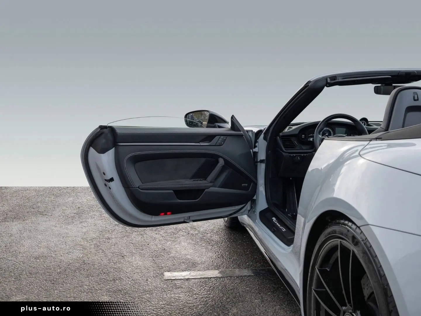 PORSCHE 992 911 Carrera GTS Cabriolet PDCC LED-Matrix