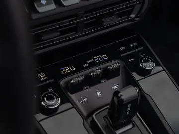 PORSCHE 992 911 Carrera GTS Cabriolet PDCC LED-Matrix