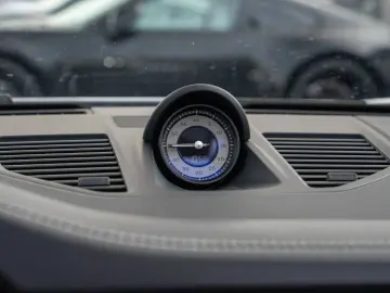 PORSCHE 992 911 Carrera GTS Cabriolet PDCC LED-Matrix