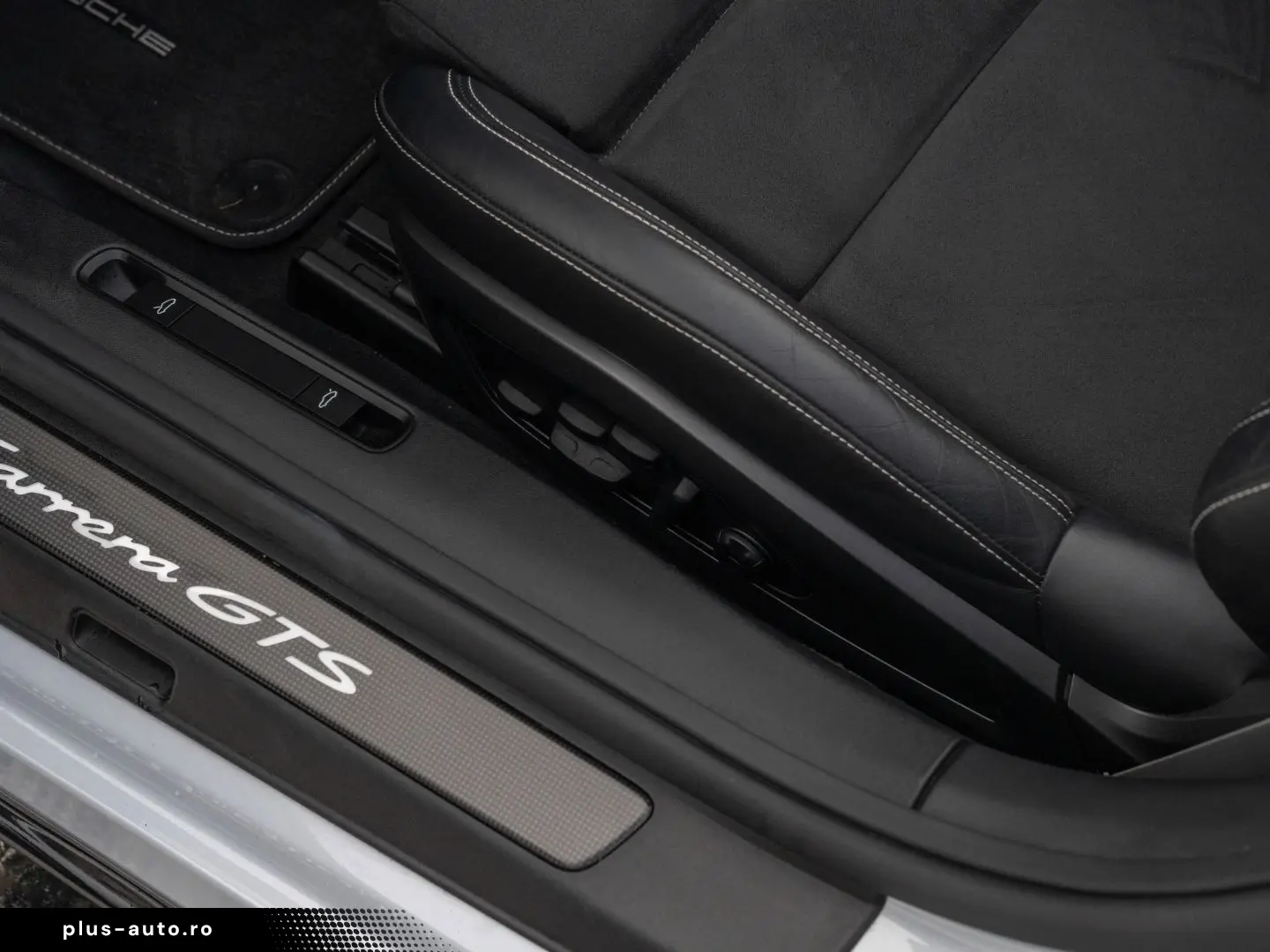 PORSCHE 992 911 Carrera GTS Cabriolet PDCC LED-Matrix