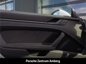 PORSCHE 992 911 Carrera 4 GTS Hinterachslenkung BOSE LED