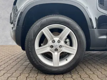 LAND ROVER Defender 110 D200 SE AWD ACC Luftfahrwerk