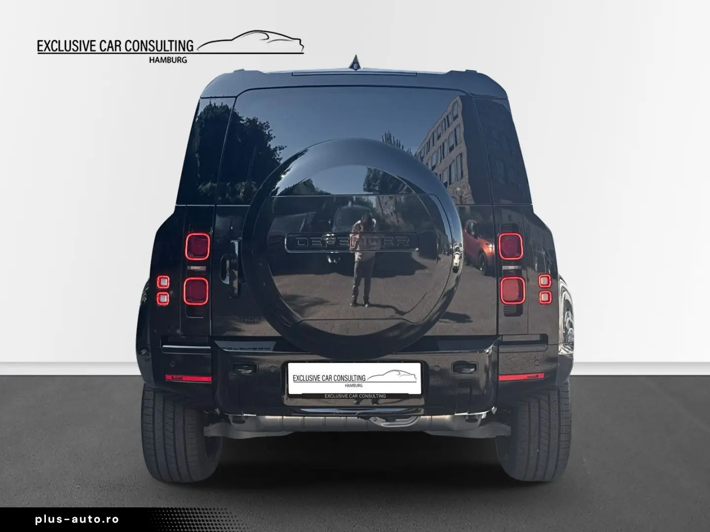 LAND ROVER Defender 110 P300e X-Dynamic HSE