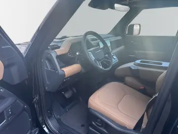 LAND ROVER Defender 110 P300e X-Dynamic HSE