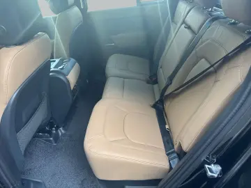 LAND ROVER Defender 110 P300e X-Dynamic HSE